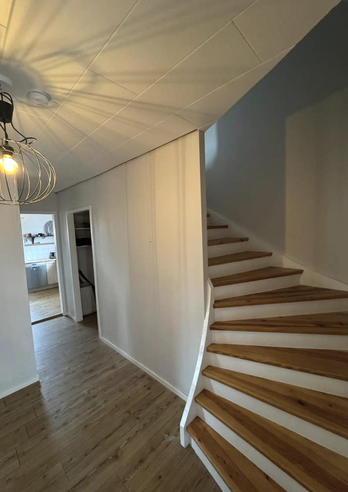 Invändig målning & tapetsering Ljungby - Lägenhetsmålning och villamålning