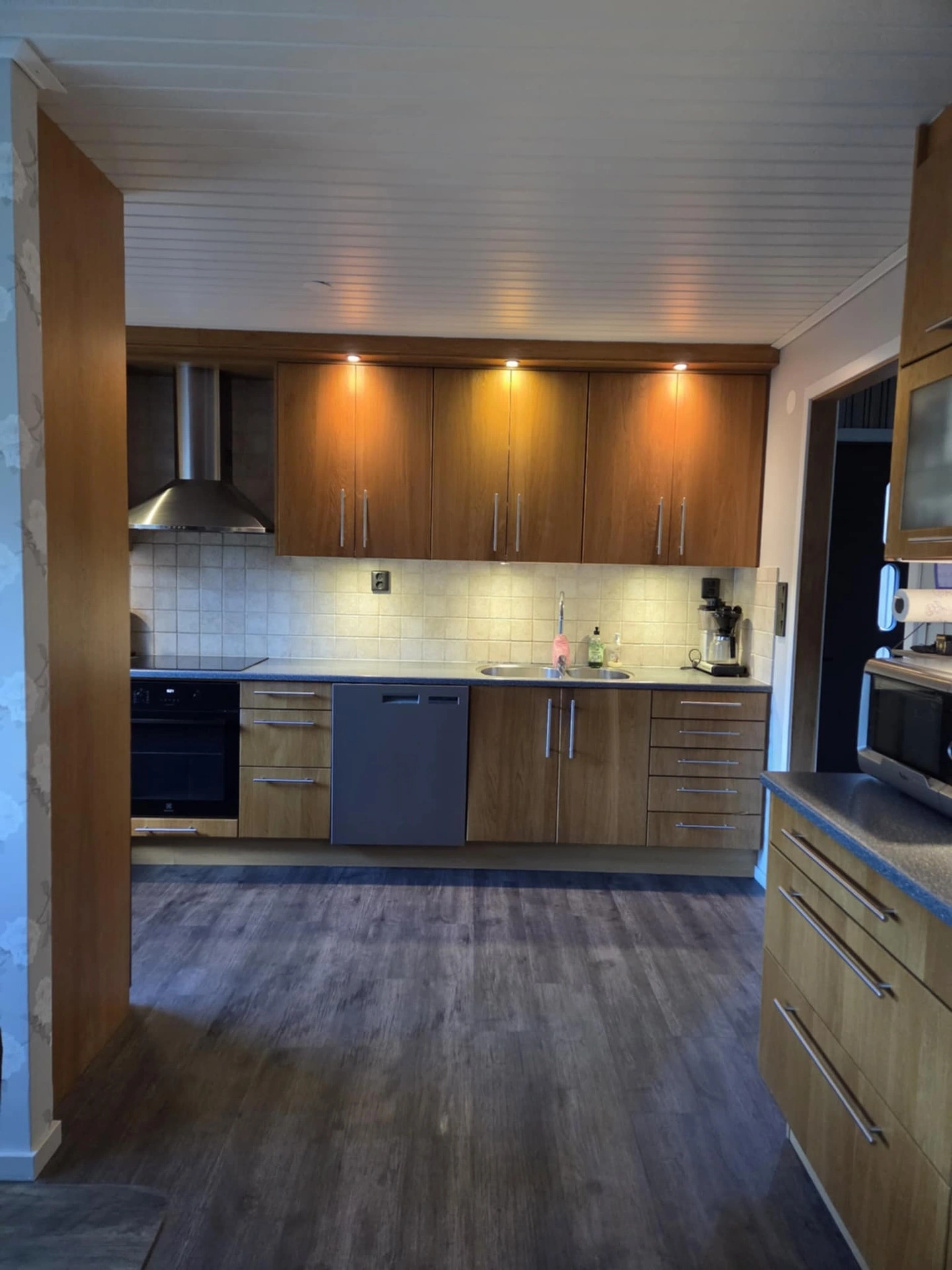 Kökmålning före Ljungby - Invändig målning före